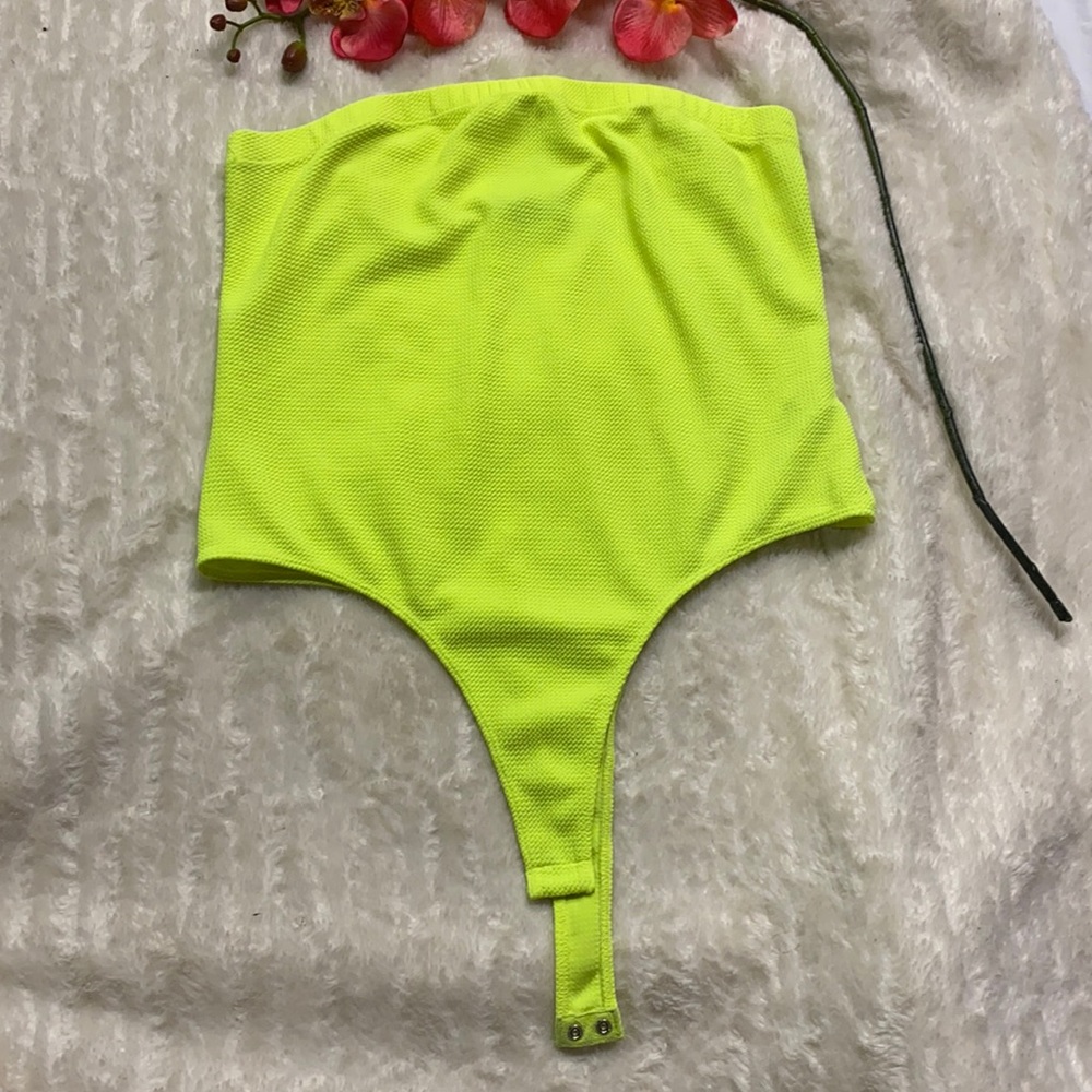 Forever 21 Tops Forever 21 yellow Bodysuit. Size 2X